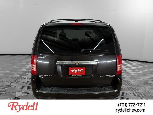 2010 Chrysler Town & Country Touring Plus
